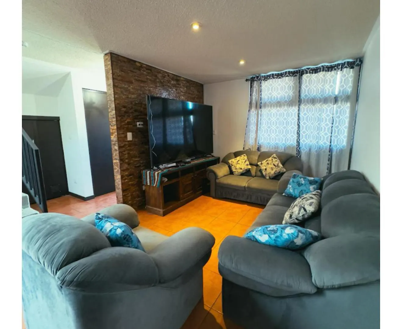 הוילה אנטיגואה גואטמלה Casa Cardenal בית נופש אנטיגואה גואטמלה